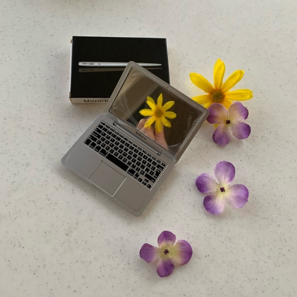 Silver Apple MacBook Mirror - Picture 3 of 3